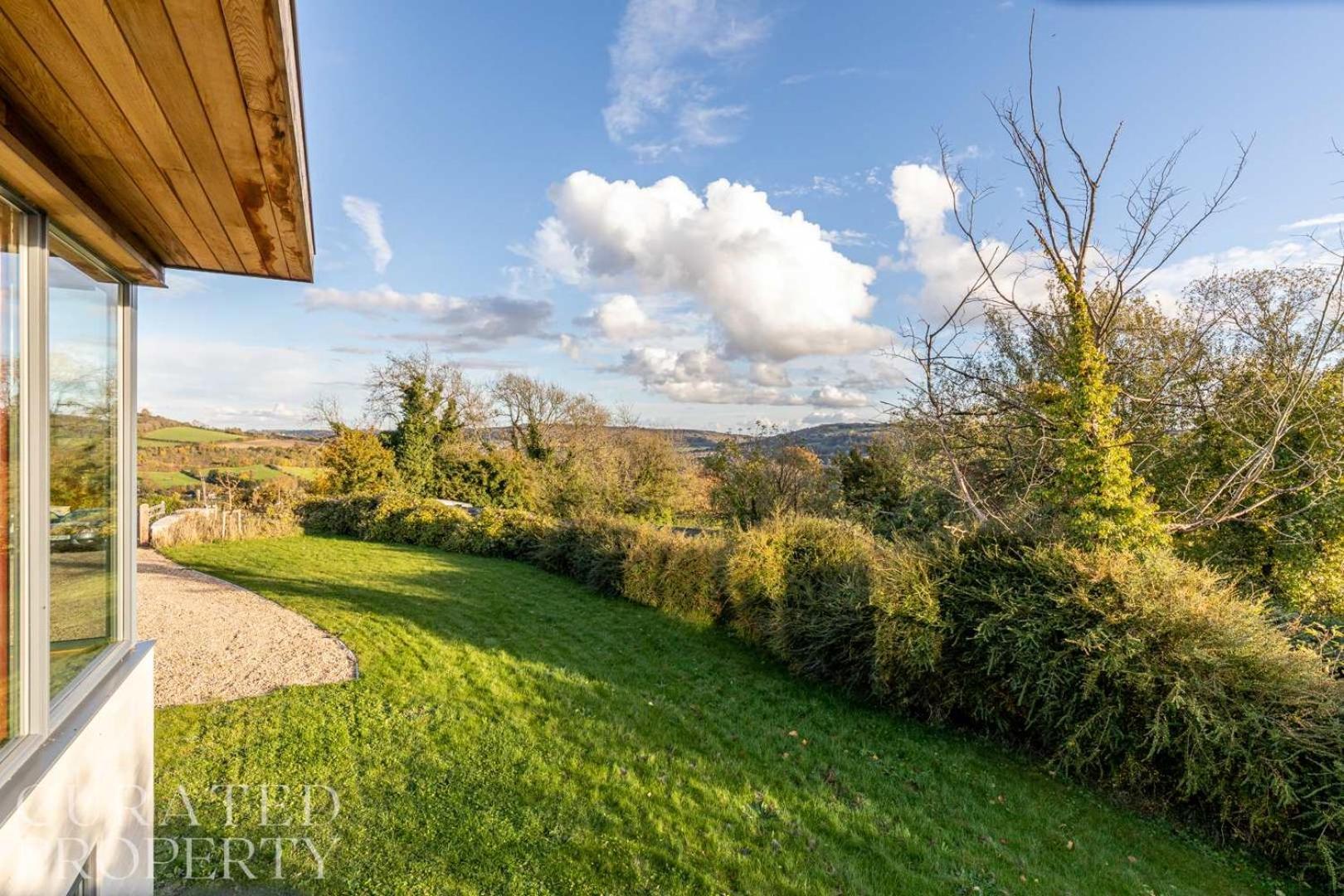 Stunning 5 Bedroom Home With Garden & Panoramic Views! Bath Exterior foto